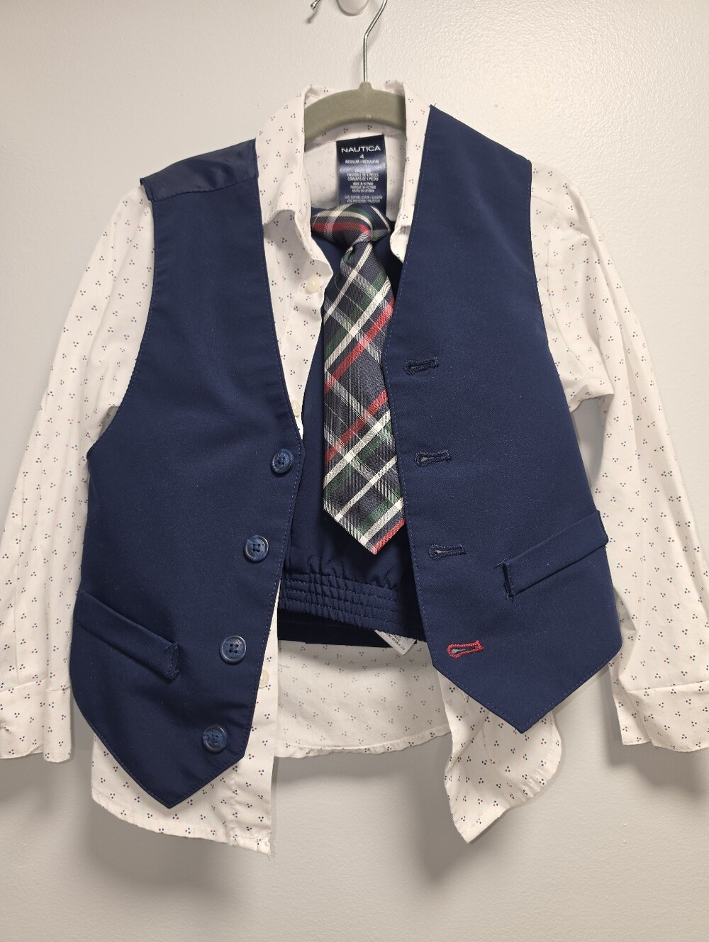 Nautica Navy Vest with White Printed Shirt and Plaid Tie